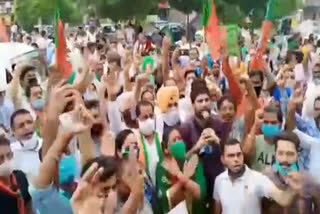 BJP protests against Captain Sarkar in Amritsar