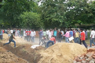 surrounding wall broken in Visva-Bharati University