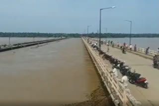 sar ardhar cotten akvideket waterblock due to godavari floods