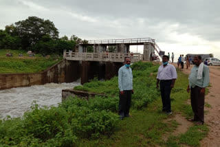 అలుగుపారుతోన్న సింగీతం ప్రాజెక్టు