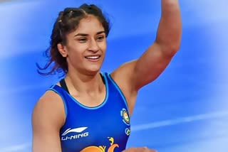 Vinesh phogat left the national wrestling camp due to coronavirus pandemic