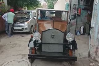 Mechanic builds a 4-seater pollution-free vintage car for just Rs 1.5 lakh.