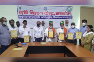 agricultural scientists honored in agra