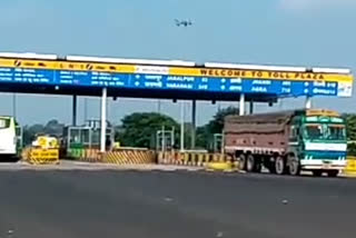 20 personnel of Madai toll plaza beat up truck drivers