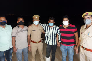 one crook arrested in encounter between police and criminals at greater noida