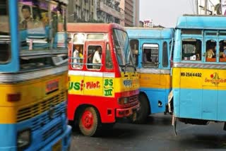 শহরের জোড়া দুর্ঘটনা, বাসের ধাক্কায় মৃত 2