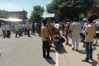 farmers blocked road