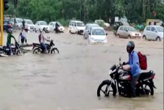 Water logging problem on Delhi Gurugram Expressway after rain