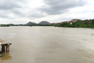 TB dam water release, TB dam water release news, 3 KarmadHi pavilions drown, 3 KarmadHi pavilions drown in Hampi, 3 KarmadHi pavilions drown news, ಟಿಬಿ ಡ್ಯಾಮ್​ನಿಂದ ನೀರು ಬಿಡುಗಡೆ, ಟಿಬಿ ಡ್ಯಾಮ್​ನಿಂದ ನೀರು ಬಿಡುಗಡೆ ಸುದ್ದಿ,  3 ಕರ್ಮಾಧಿ ಮಂಟಪಗಳು ಮುಳುಗಡೆ, ಹಂಪಿಯಲ್ಲಿ 3 ಕರ್ಮಾಧಿ ಮಂಟಪಗಳು ಮುಳುಗಡೆ ಸುದ್ದಿ, 3 ಕರ್ಮಾಧಿ ಮಂಟಪಗಳು ಮುಳುಗಡೆ ಸುದ್ದಿ,