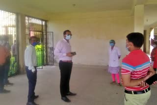 Patients protest against the arrangements at Covid Care Center in Seraikela