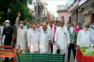 Water is being supplied in gannaur by direct minor canal, resident doing protest