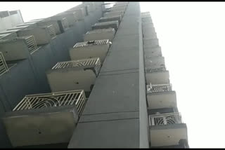 Building boundary wall collapses due to damping in Ghaziabad