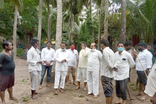 tdp leader inspects in west godavari flood affected areas