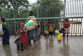 50 people accommodates at Howrah Bridge