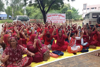 asha workers protest in charkhi dadri