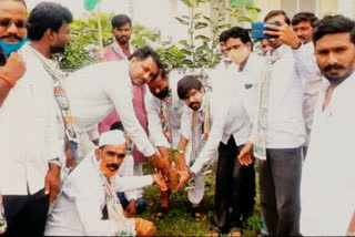 Tree planting campaign on the occasion of Rajiv Gandhi's birthday in yadgeer
