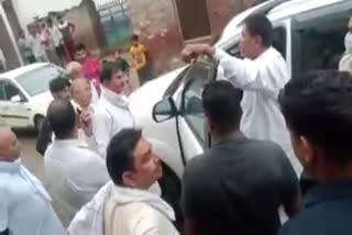 video viral of rajkumar saini protests against jagasi villagers in baroda