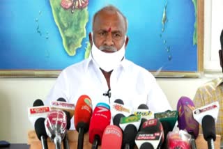 ’பொதுவெளியில் விநாயகரை வழிபட அரசு அனுமதிக்க வேண்டும்’