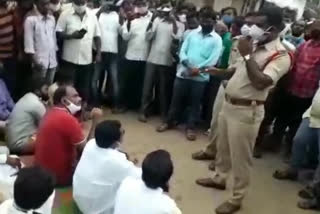 protest in narsapuram kadapa district