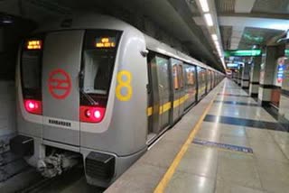 dmrc-chief-inspects-metro-station-in-delhi