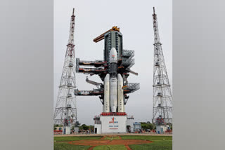 Chandrayaan 2  ISRO  Moon Orbitor  Vikram lander  ചന്ദ്രയാൻ 2  ഒരു വർഷം പൂർത്തിയാക്കി  ഐ.എസ്.ആർ.ഒ