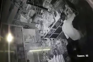 Theft in grocery store in sonipat