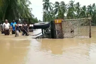 Tractor overturns for flood excavation in k.enugupalli east godavari district