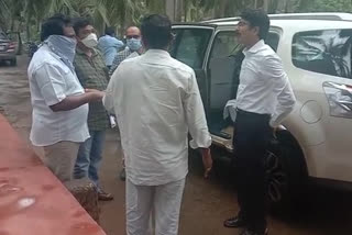 Collector inspecting flooded areas in mummidivaram constituency in east godavari district