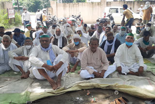 Farmers protest against installation of electric meters on tubewells in Ghaziabad