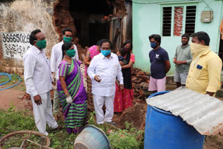 Inland areas in warangal were inspected by mayor gunda prakash