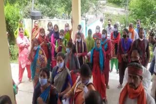 villagers-protest-protests-over-the-death-of-newborn-and-child-in-garasain