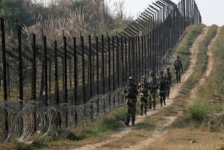 Pakistan violates ceasefire at Mankote sector in J-K's Poonch  ജമ്മുകശ്മീരിലെ പൂഞ്ചിൽ പാക് വെടിനിർത്തൽ കരാർ ലംഘിച്ചു  ജമ്മുകശ്മീരിലെ പൂഞ്ച്  Mankote sector in J-K's Poonch