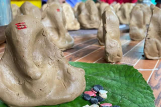 Hosabelaku hermitage people making Ganapathi idol