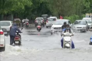 heavy rains in MP  water logging  rainfall  Bhopal Municipal Corporation  Madhya  Pradesh  Parts  showers  Heavy  flooding  മധ്യപ്രദേശിൽ മഴ കനക്കുന്നു  നിരവധി പ്രദേശങ്ങളിൽ വെള്ളപ്പൊക്കം