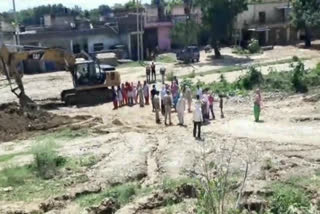 farmers Stop Construction of Delhi-Meerut Expressway