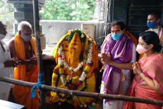 vinayaka chavithi celebrations grandly started in thousand piller temple