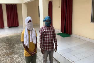 two naxalite arrested in hazaribag, PLFI naxal in hazaribag, news of hazaribag police, हजारीबाग में दो नक्सली गिरफ्तार, हजारीबाग में पीएलएफआई नक्सली, हजारीबाग पुलिस की खबरें