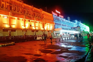 new shopping mall at sealdah station