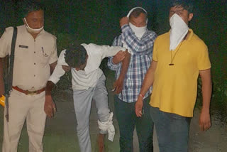 criminal carrying a reward of 25 thousand rupees arrested in encounter at greater noida