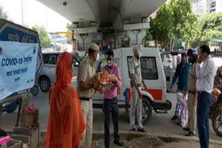 Rajouri Garden Police distributed ration to needy people