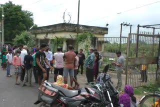 Villagers protest for powercut