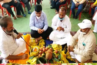 gulab Kamaro did the land worship of Siddha Baba Shiva temple koriya