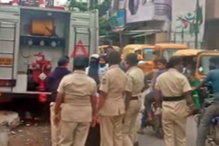 childrens-requested-police-to-release-their-fathers-who-are-arrested-for-bangalore-violence