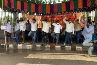 vttd outsourcing  employees protest reached to 8th day in tirurpati