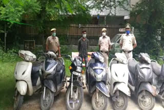 Raghubir Nagar Police arrested an autolifter with 7 two-wheelers