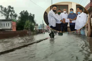 people troubled by water logging handed over memorandum to naib tehsildar in palwal city