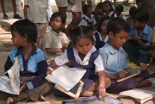 school-uses-house-walls-to-impart-lessons-to-poor-students-in-maharashtra