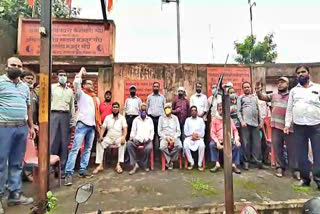 भारतीय मजदूर संघ के स्थानीय नेताओं ने दी बीजेपी को चेतावनी