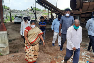 nizamabad mayor dhandu neetukiran visited dumping yard