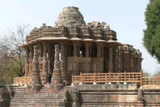 pm-narendra-modi-modhera-sun-temple-rainy-video